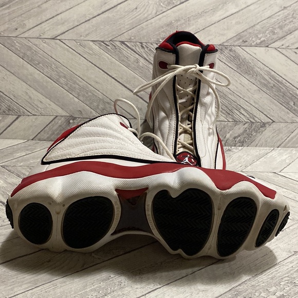 JORDAN PRO STRONG GS CHICAGO SIZE 7Y COLOR WHITE & RED GREAT CONDITION ✨ - Picture 3 of 8